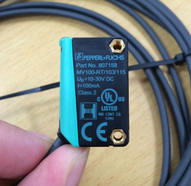 電容器介電介質(zhì)位置發(fā)生變化，導致電容器的容量變化