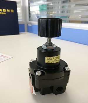 自力可調(diào)式減壓閥構(gòu)造參數(shù)，來控制閥門的開度