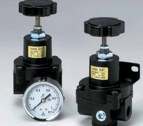 氣動控制閥設(shè)備，蒸氣調(diào)節(jié)閥與液壓調(diào)節(jié)閥有什么不同？